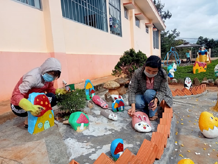 Trường mẫu giáo Cư Mốt chú trọng thực hiện kế hoạch xây dựng môi trường lấy trẻ làm trung tâm